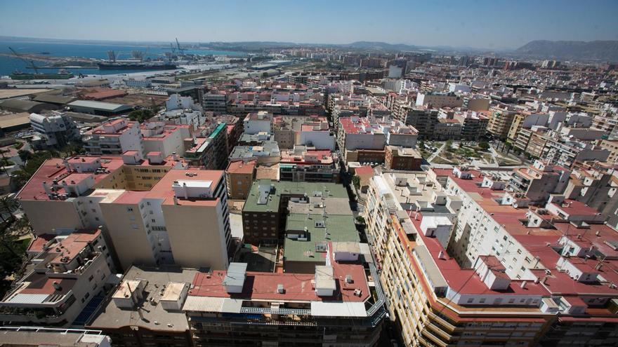 Una de cada tres personas que pidieron al Ayuntamiento de Alicante un alquiler social en 2016 siguen a la espera de una vivienda