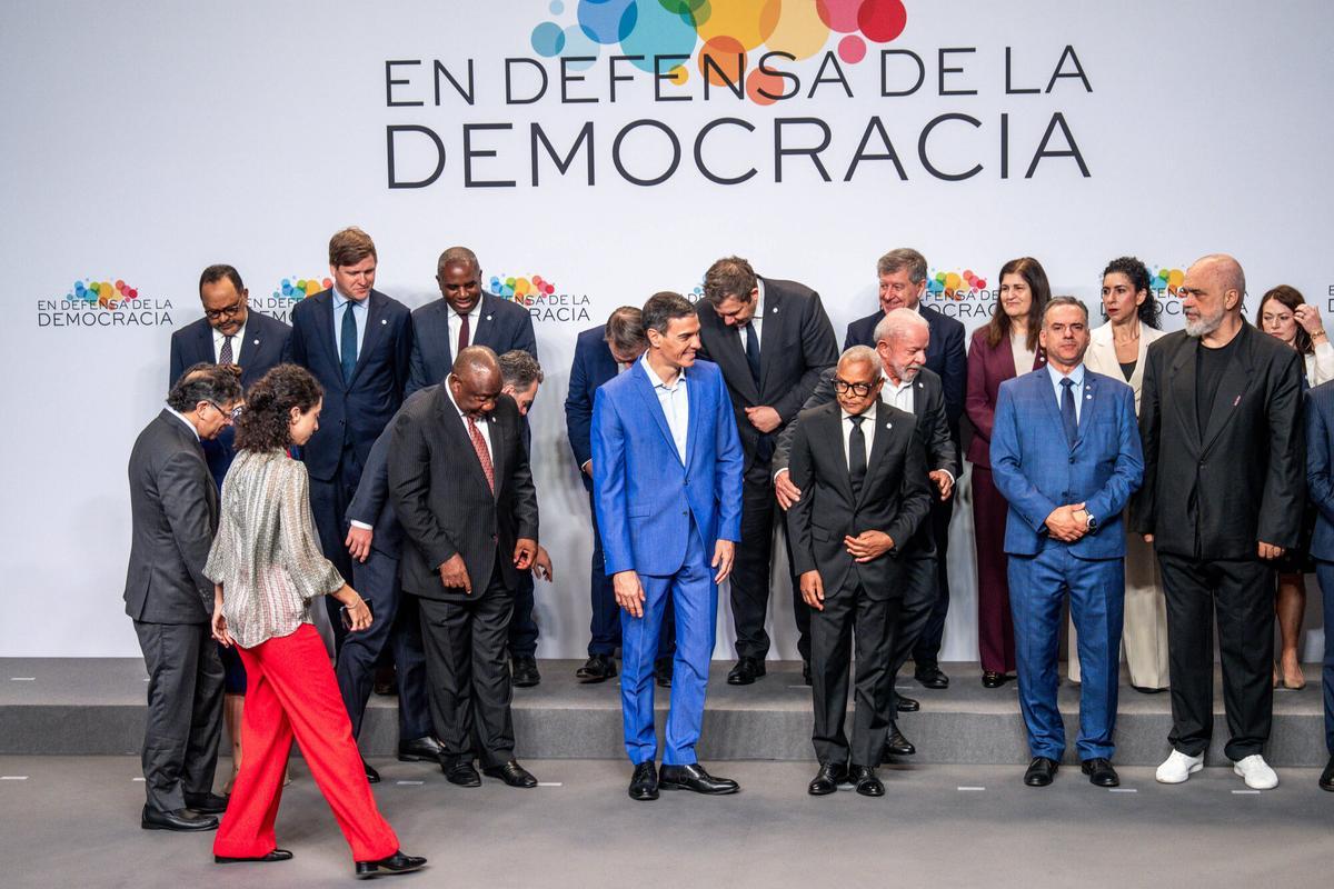 IV Reunión en defensa de la democracia.