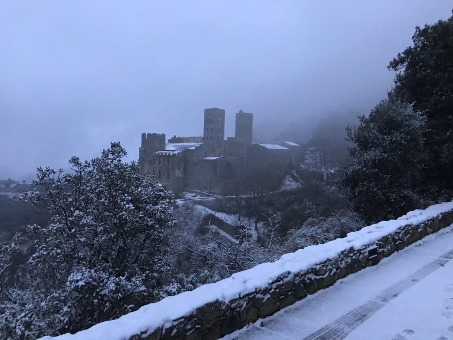 La neu fa acte de presència a l'Alt Empordà