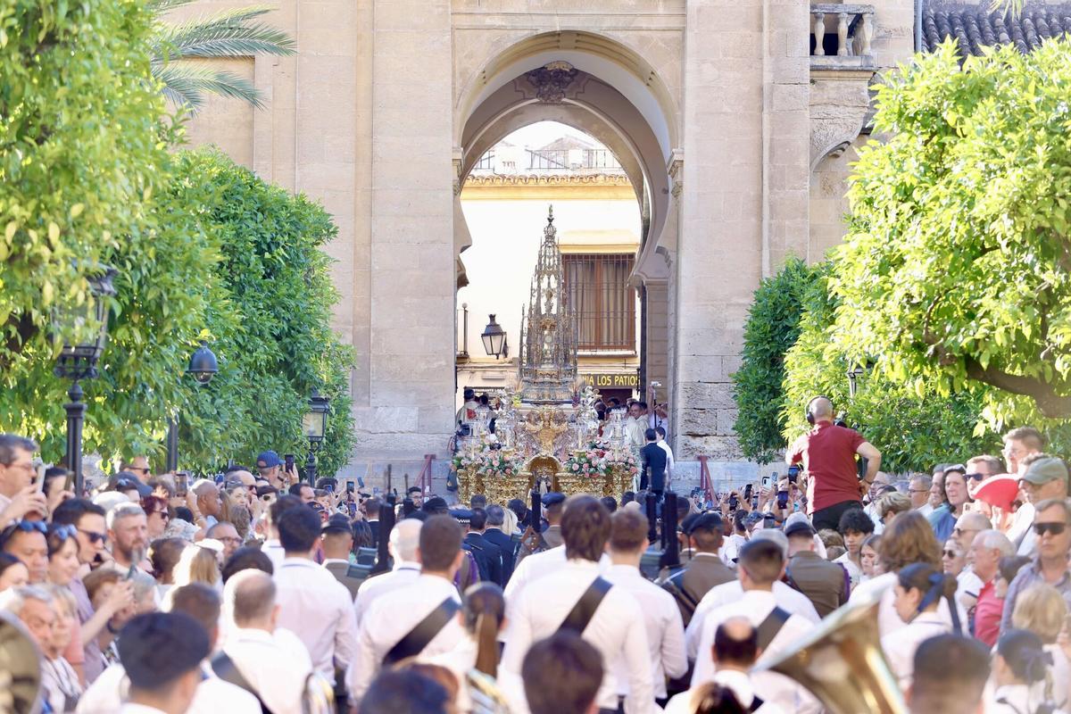El Corpus vuelve a relucir en Córdoba en su jueves tradicional