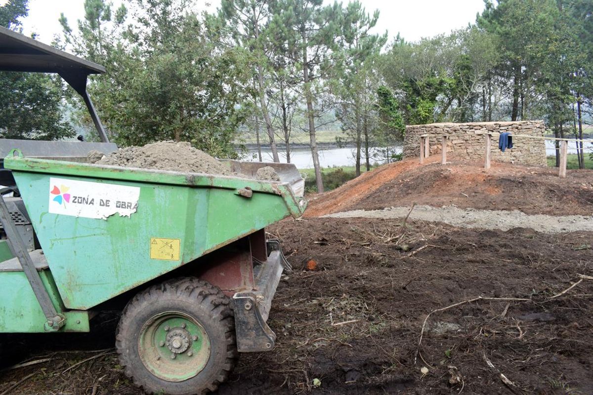 Las obras en las &quot;telleiras&quot;, a orillas del río Ulla.