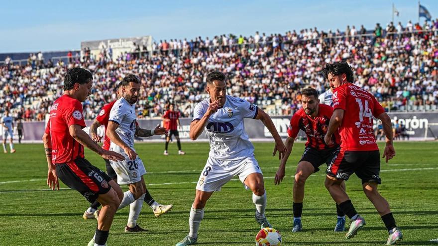 El Salerm Puente Genil cae en Jaén tras jugar con uno menos desde la primera mitad