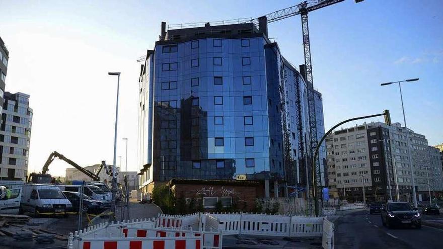 Trabajos del nuevo edificio de San Roque de Afora.