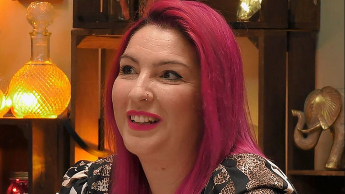 La Vanessa, a ‘First dates’: «Soc una miqueta porca, m’agrada molt jugar amb el menjar» La Vanessa, a ‘First dates’: «Soc una miqueta porca, m’agrada molt jugar amb el menjar»