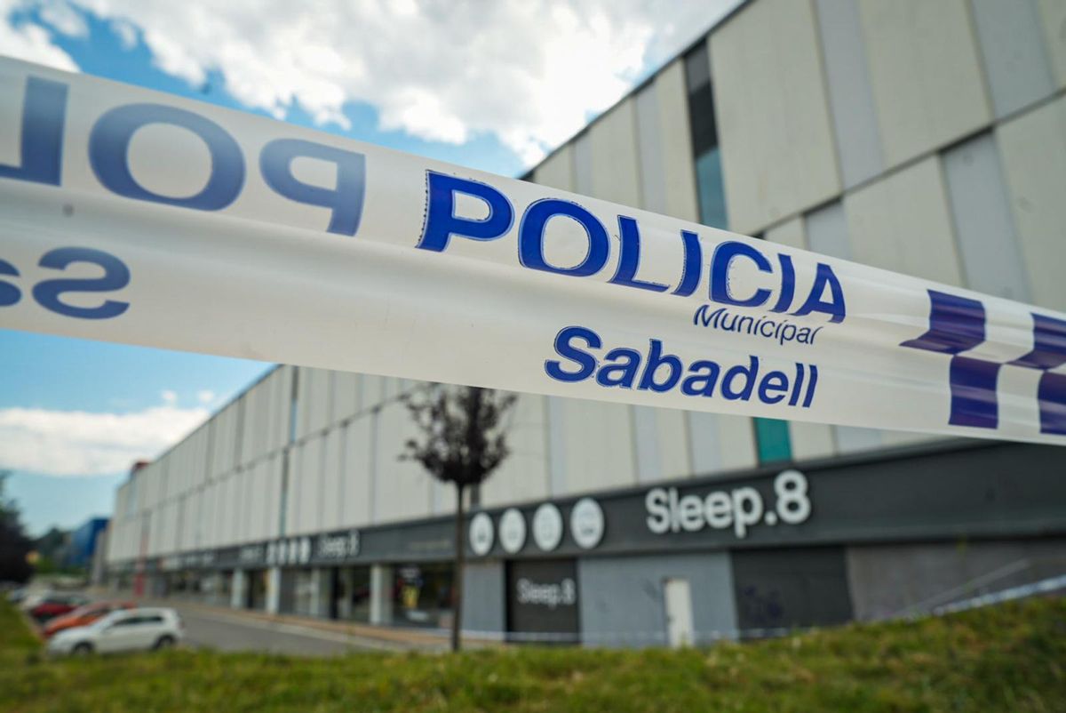 Un muerto por el derrumbe en el Centro Comercial de Sabadell