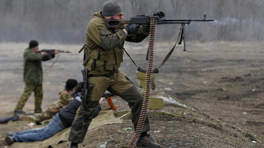 Un miliciano prorruso, durante los combates en Donetsk.