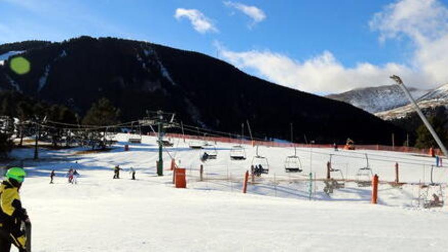 Retiren més 270 tones de ferralla de la Molina