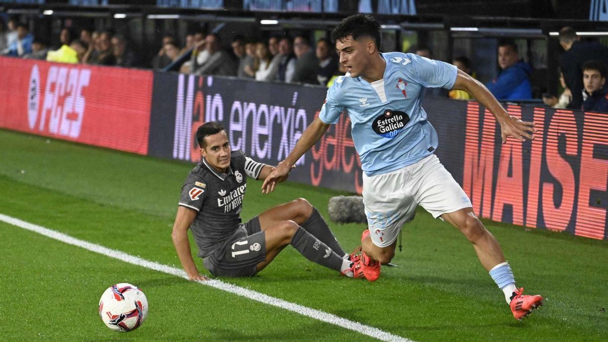 Hugo Álvarez supera a Lucas Vázquezen el duelo contra elReal Madrid.