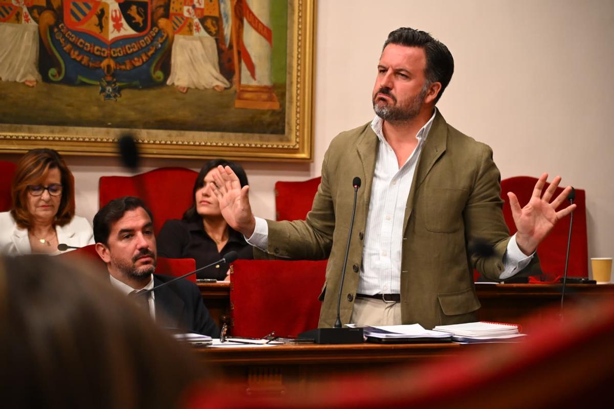 Los profesores se manifiestan en la Plaça de Baix de Elche por la educación pública