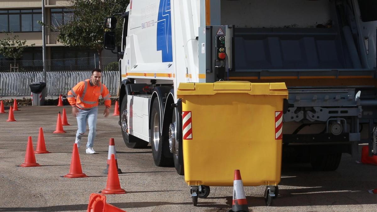VÍDEO | Concurso de conducción con vehículos de recogida de residuos