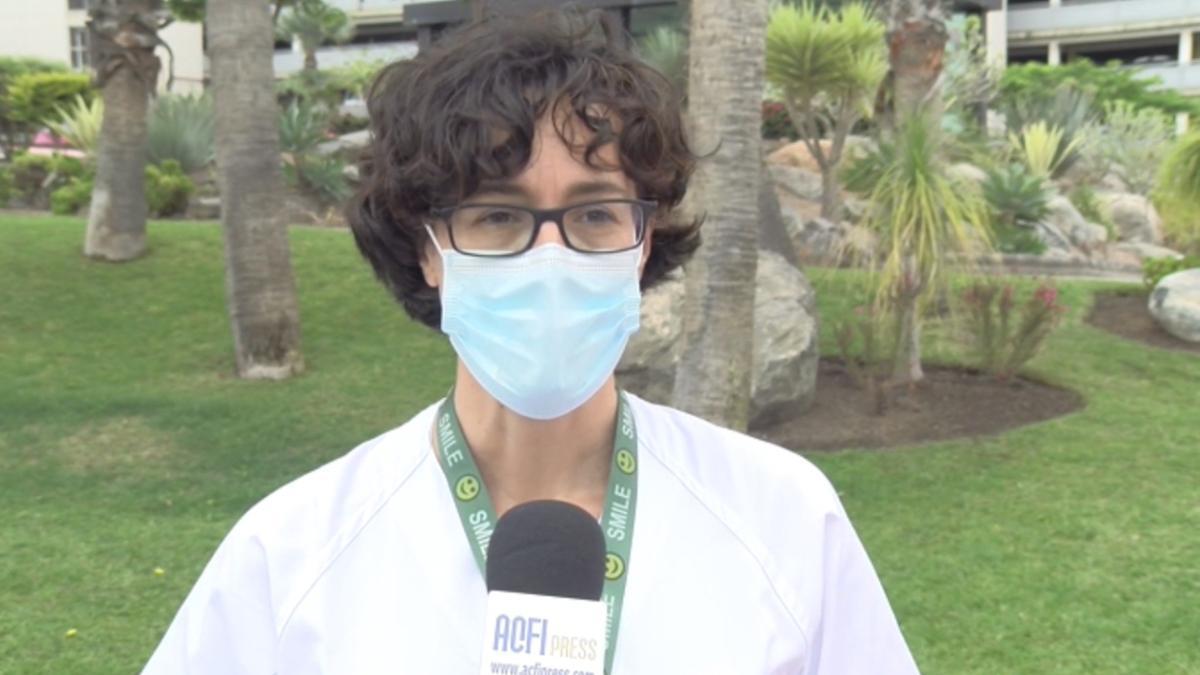 Eva Elisa Álvarez, jefa de servicio de Medicina Preventiva, da consejos sobre el uso de la mascarilla