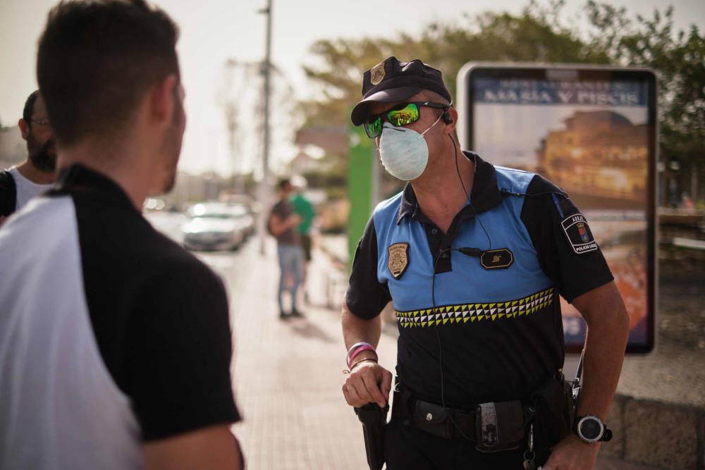 Crónica ambiente en los exteriores del H10 de Adeje Coronavirus  | 25/02/2020 | Fotógrafo: Andrés Gutiérrez Taberne