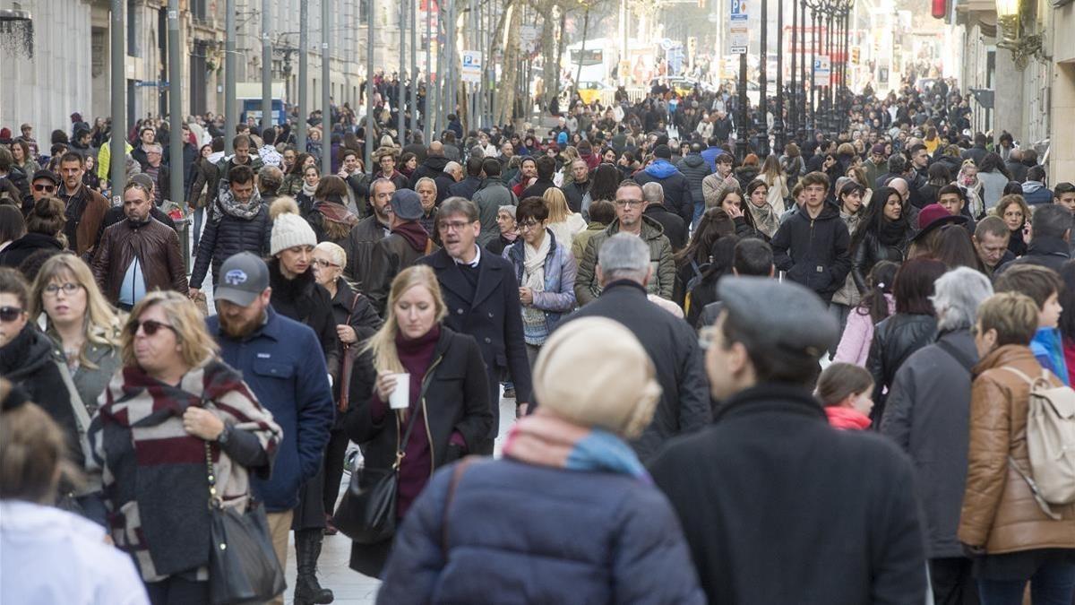 El crecimiento de la población española se consolida y supera ya los 46,5 millones