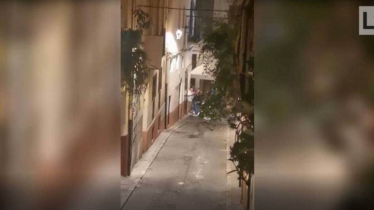 Una nueva pelea en los pubs de la Plaça del Mercat eleva las quejas de los vecinos del casco antiguo de Xàtiva