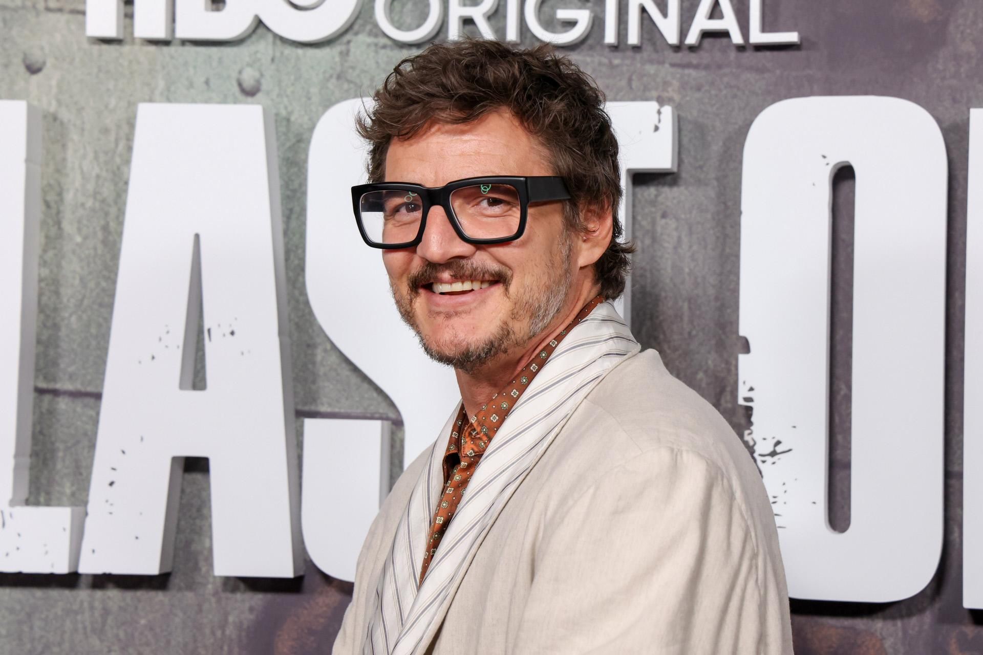Pedro Pascal y Jennifer Aniston han sido pillados saliendo de una cena juntos