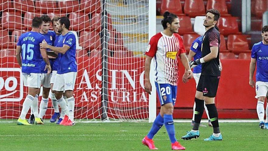 Los azules celebran el gol del triunfo.