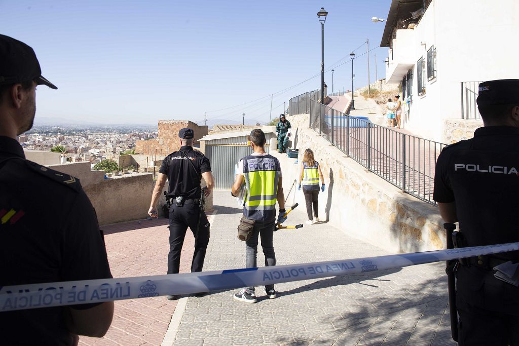 Encuentran muerto a un vecino de Lorca desaparecido encajado en el hueco entre dos casas