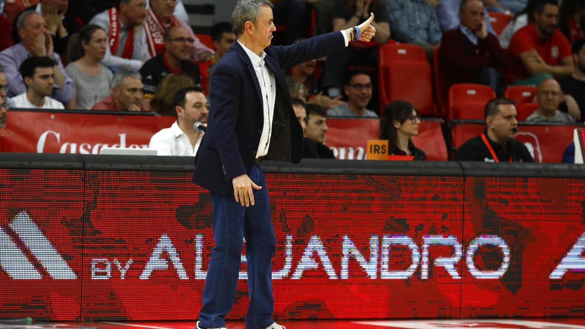 Porfirio Fisac durante el partido ante el Obradoiro en el Príncipe Felipe.