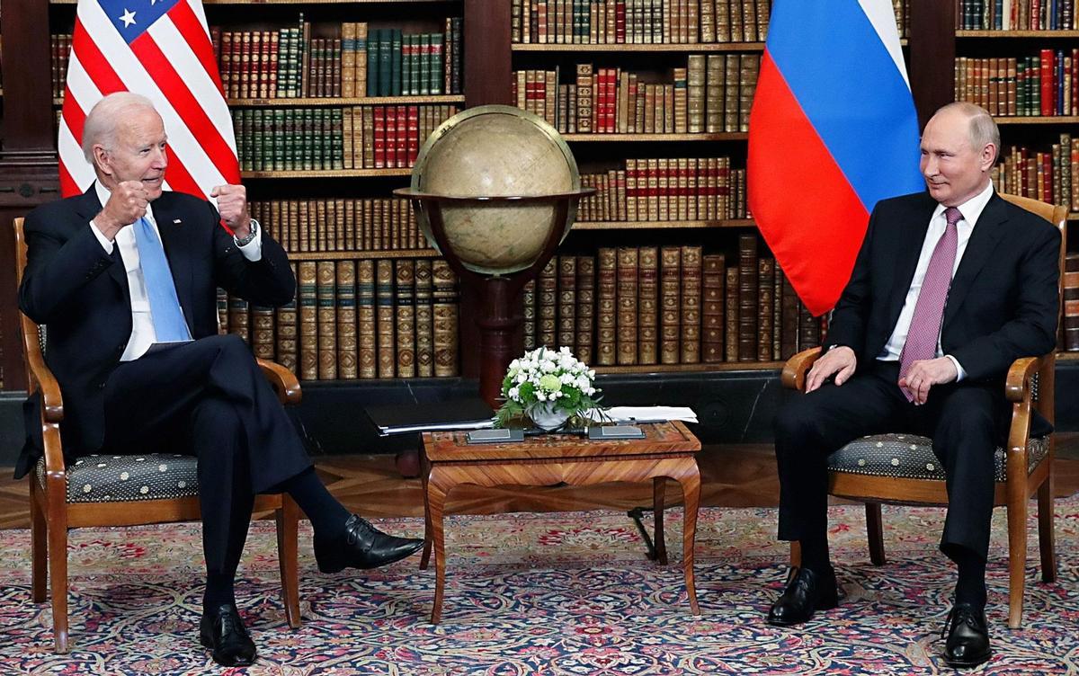 Joe Biden y Vladimir Putin durante un encuentro.