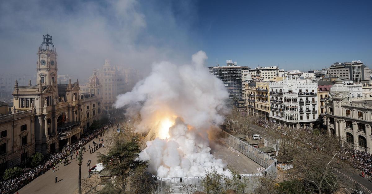 La mascletà de hoy en directo, 18 de marzo, desde las Fallas de València 2026.