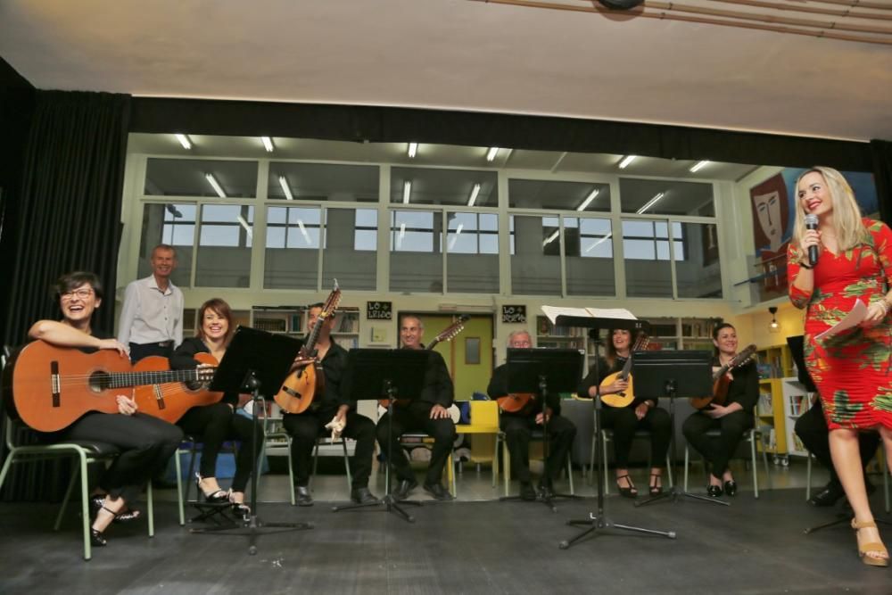 El Colegio Público Cuba renueva su biblioteca bajo el nombre de "Cecilio Gallego", padre de alumno e impulsor de las actividades del centro en sus inicios