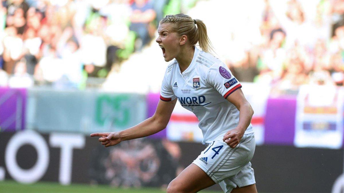 Ada Hegerberg, en acción con el Olympique de Lyon