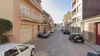 L'Ajuntament d'Igualada sanciona un home que feia compravenda de vehicles al mig del carrer