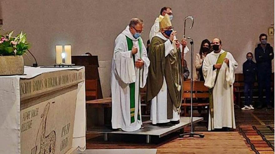 Un moment de la celebració, a l&#039;església de Sant Josep.