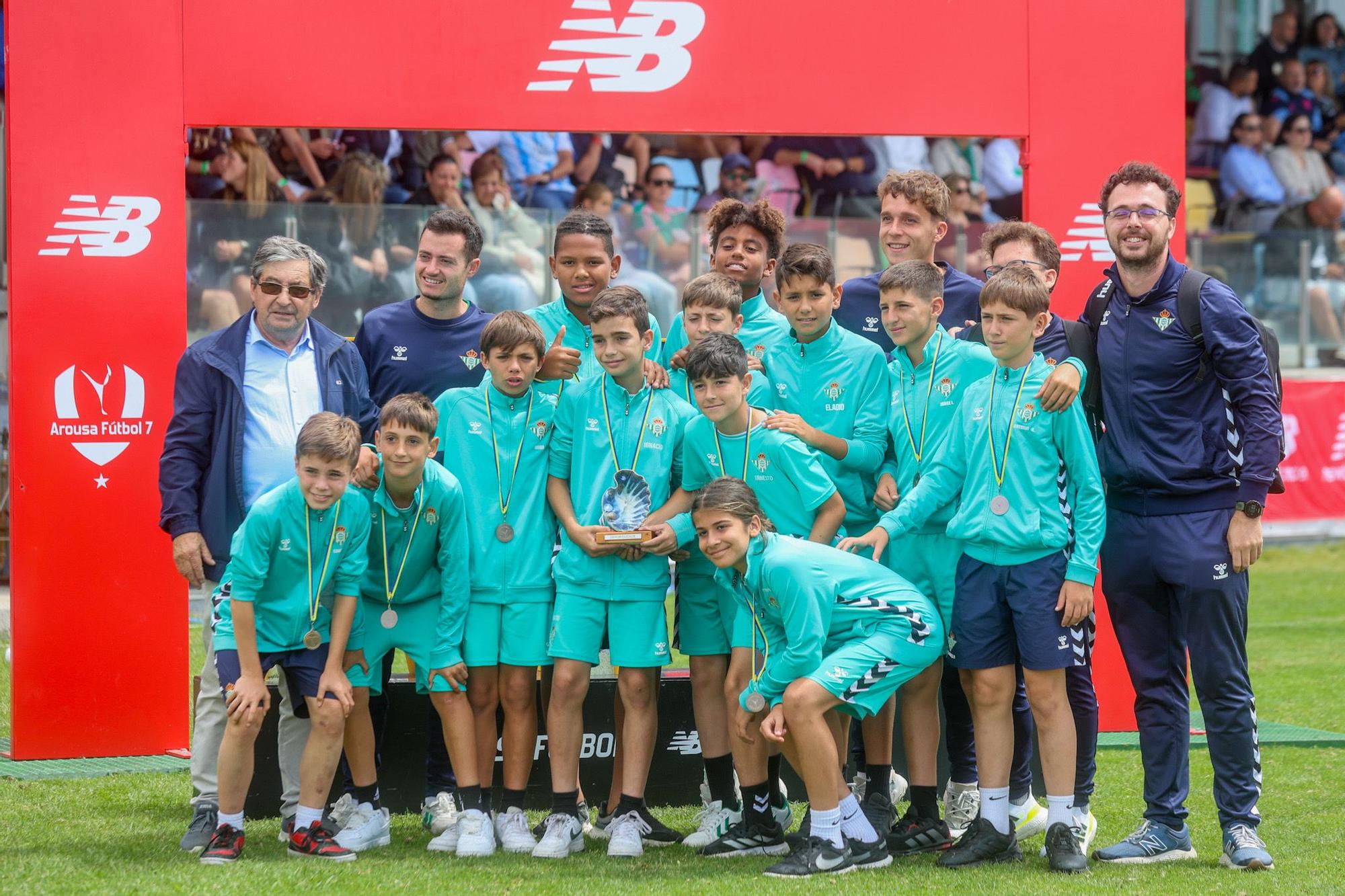 El Porto se lleva el primer título de Arousa Fútbol 7 a Portugal