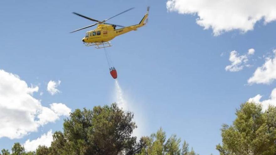 Un incendio en la Sierra del Buitre de Moratalla pone en vilo a los vecinos