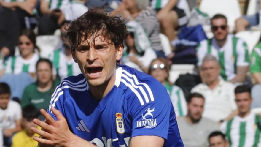 Luengo, en un partido con el Oviedo la temporada pasada. | A. J. GONZÁLEZ