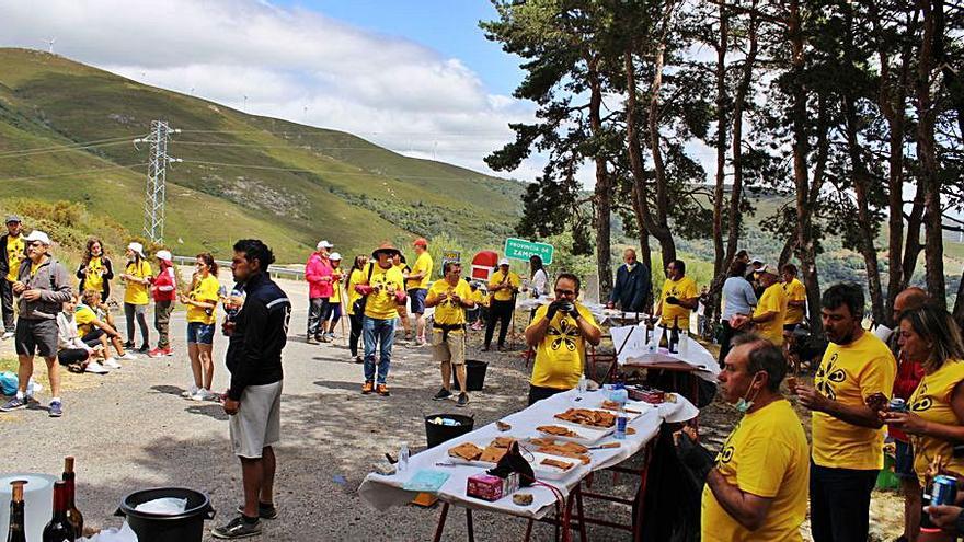 Almuerzo de todos los participantes en La Canda.. | A. S.