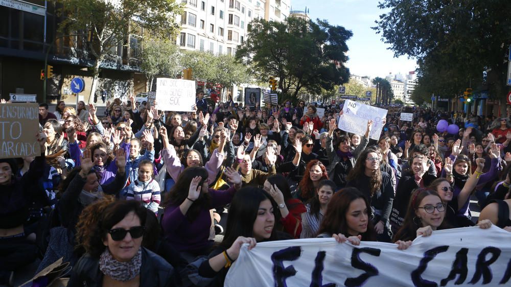 Gewalt gegen Frauen: große Demo auf Mallorca