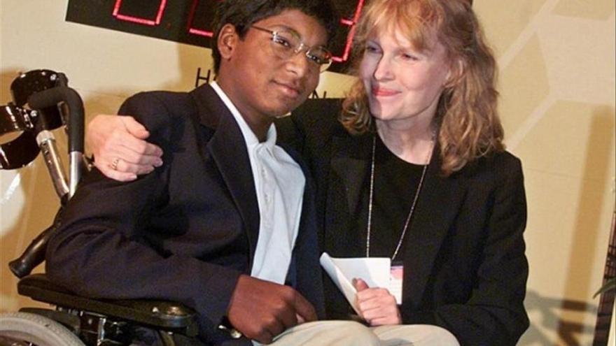 Fallece un hijo de Mia Farrow en un accidente de coche