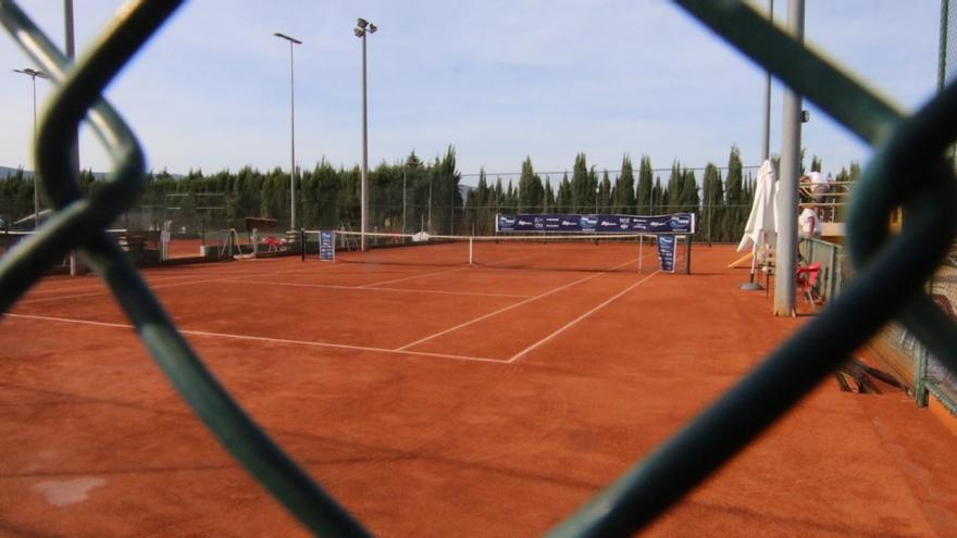 El tenis internacional llega a las pistas de tierra del Real Aero Club