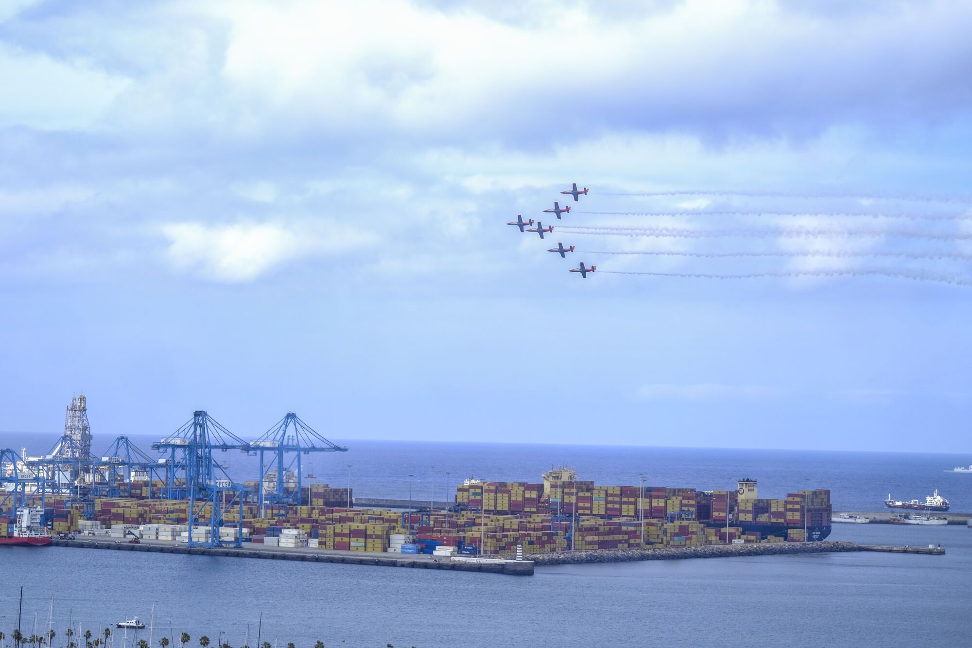 Los actos por el Día de las Fuerzas Armadas en Las Palmas de Gran Canaria, en imágenes
