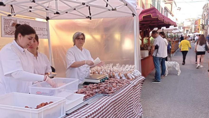 A la Fira, es poden degustar brunyols de diversos artesans. | GERARD BLANCHE