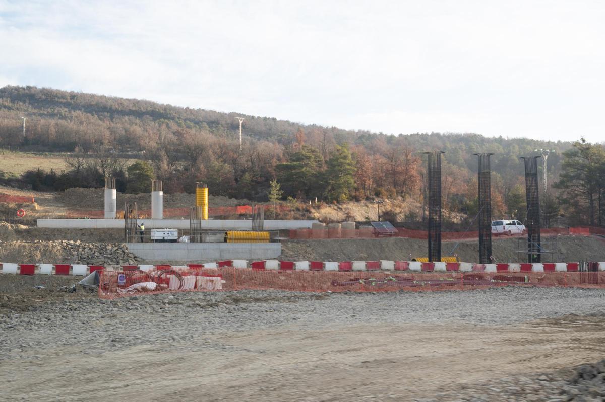 Sabiñánigo vive entre obras paralizadas y retenciones en carretera los domingos