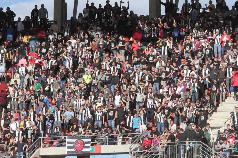 Así han vivido los aficionados del FC Cartagena el derbi