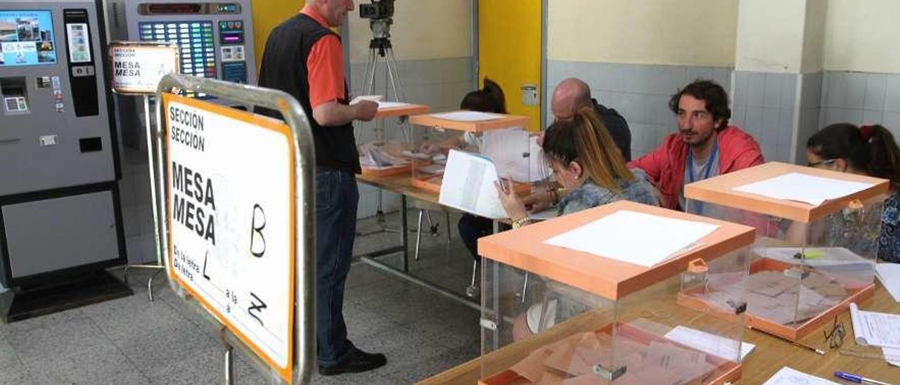 Jornada de votación en las elecciones Generales de junio de 2016. // Iñaki Osorio