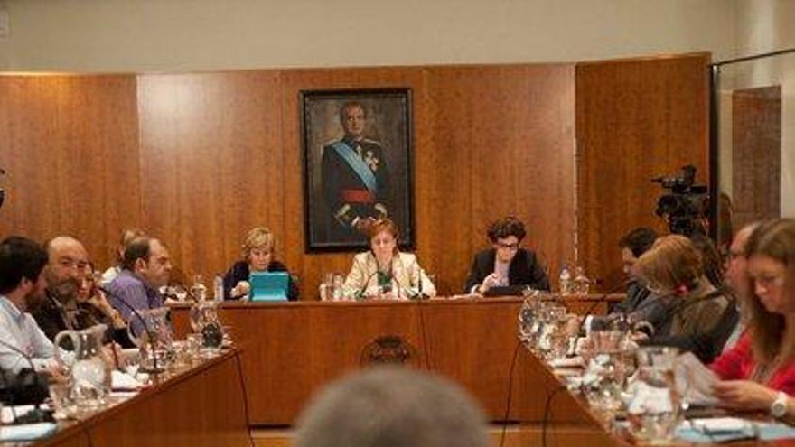 Asistentes al último Pleno celebrado en el Ayuntamiento de Avilés.