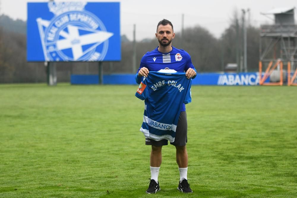 Emre Çolak, presentado con el Dépor en Abegondo