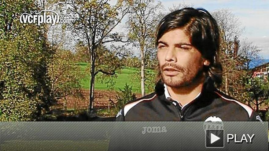 Éver Banega prestando declaraciones del partido de este jueves ante el St. Gallen