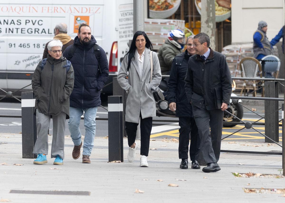 La futbolista Jenni Hermosol (c), a la seua arribada a declarar a l'Audiència Nacional pel 'cas Rubiales', a 2 de gener de 2024, a Madrid (Espanya).