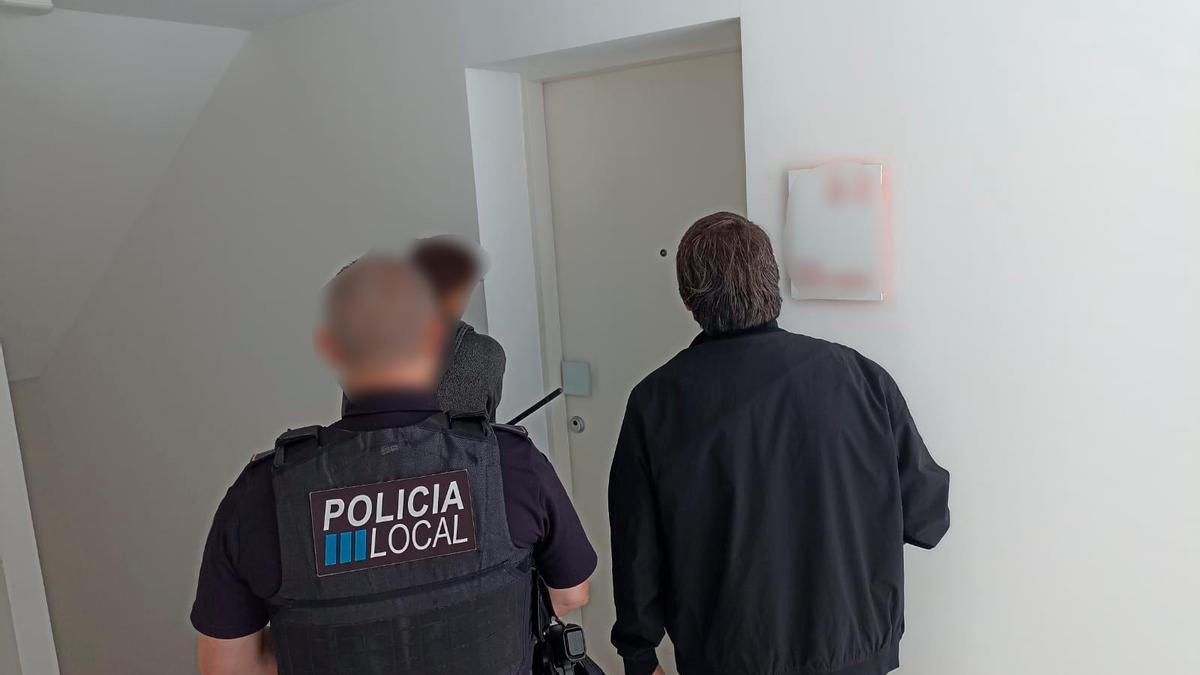 Los agentes visitaron este viernes inmuebles de tres edificios