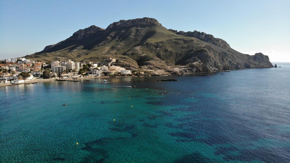 Unos ecologistas gastan 500.000 euros en salvar un playa española