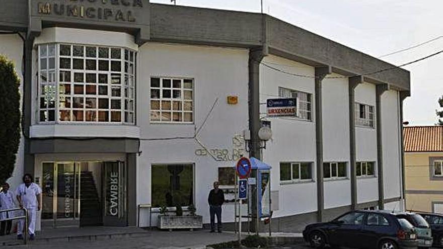 Vista del centro de salud de Cambre.