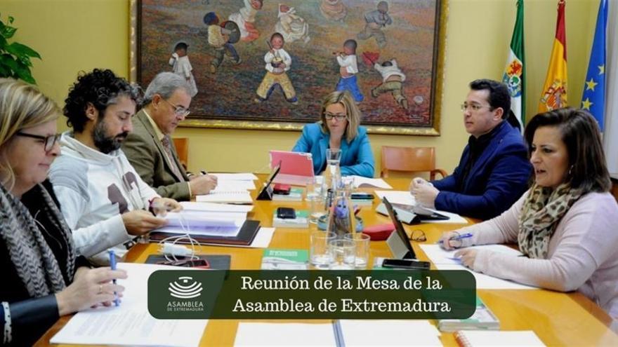 El consejero de Economía explicará en la Asamblea el proyecto de la mina de Cáceres