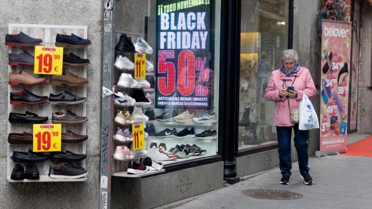 Black Friday 2022: los españoles bajan su presupuesto un 6% y priorizan la compra de productos necesarios