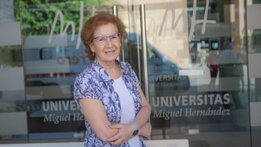 La viróloga Margarita del Val, en las charla en Orihuela
